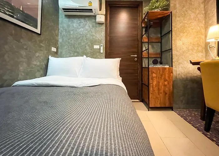 Loft Style Large 69 Sqmfast Wifi Bts Chong Nonsi Apartment